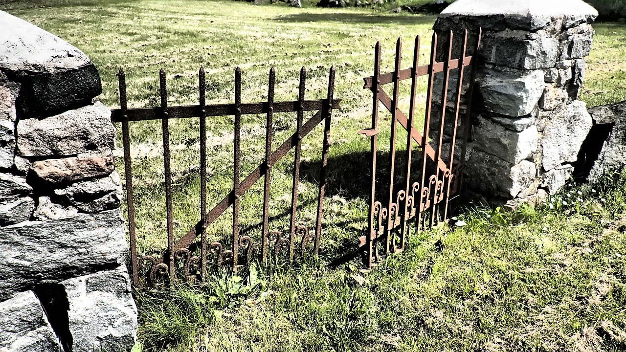 gate fence stone free photo