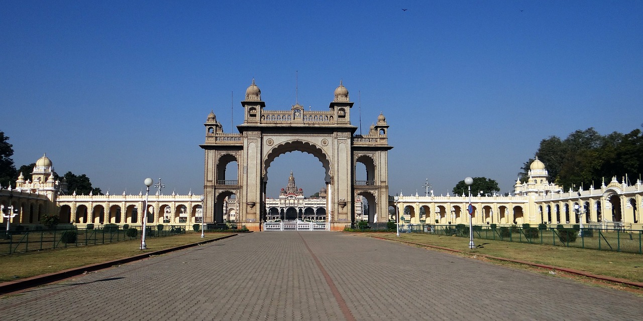 gate mysore palace architecture free photo