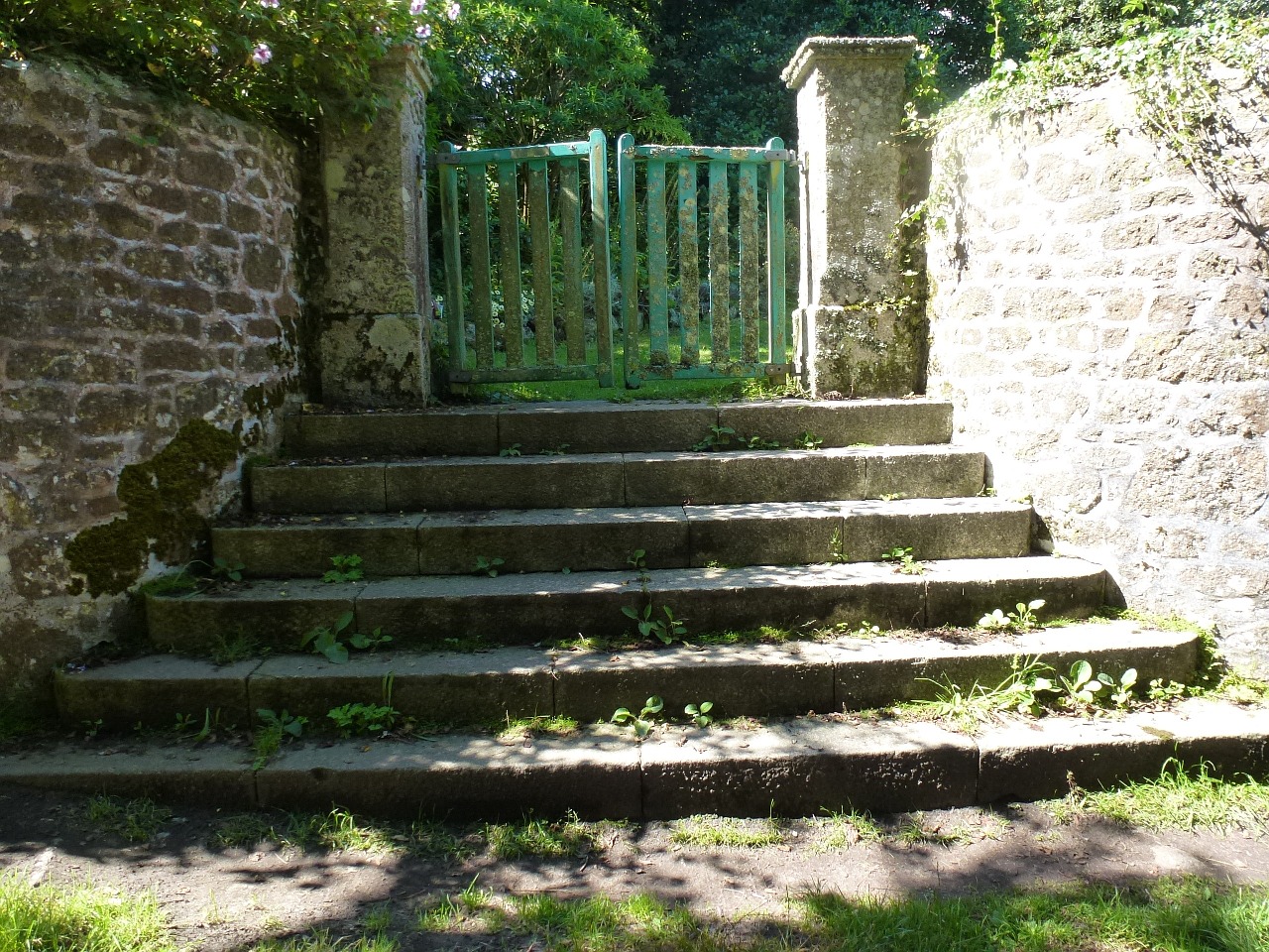 gate summer architecture free photo