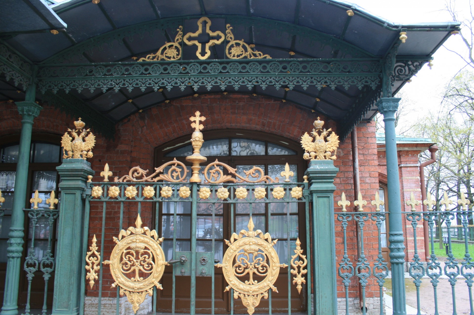 gate palisade ornate free photo