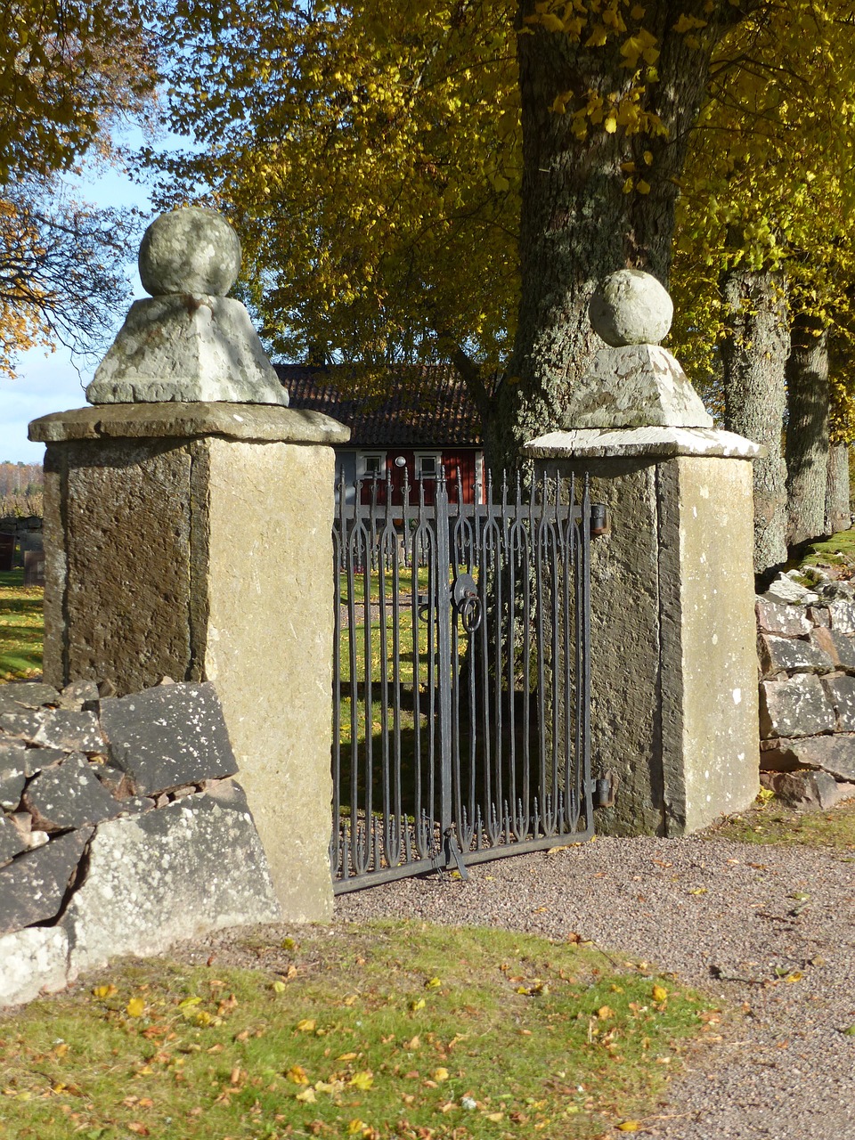 gateposts stone grind free photo