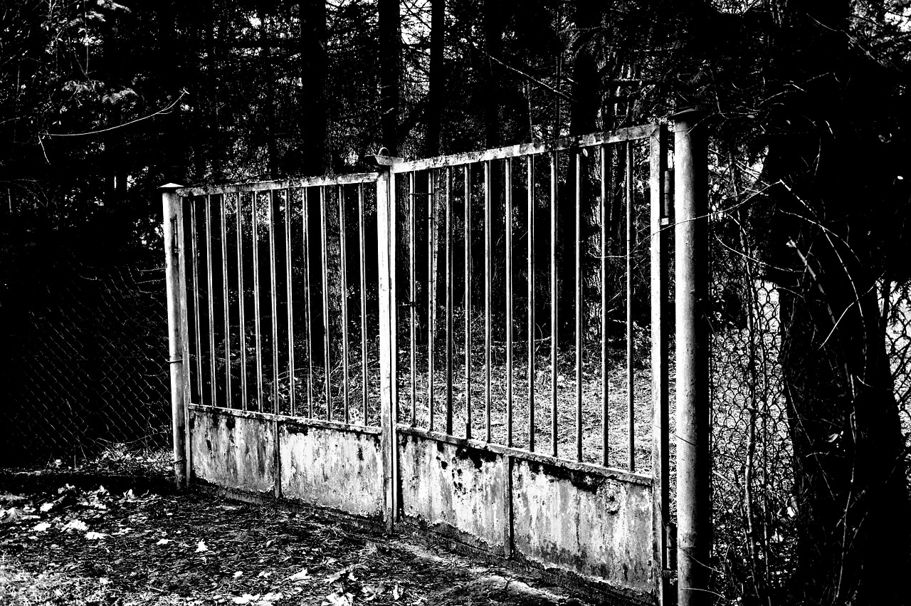 gateway old rust free photo