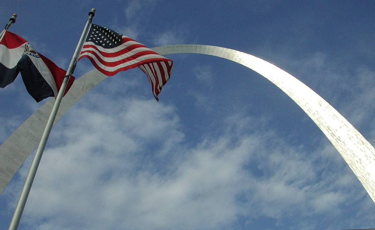 St. Louis / Saint Louis City Flag (Missouri, USA) on Flagpole with