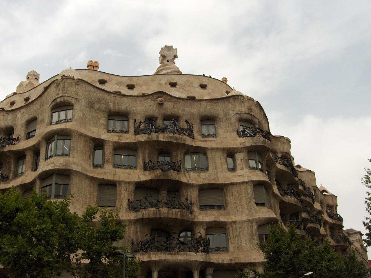 gaudí building barcelona free photo