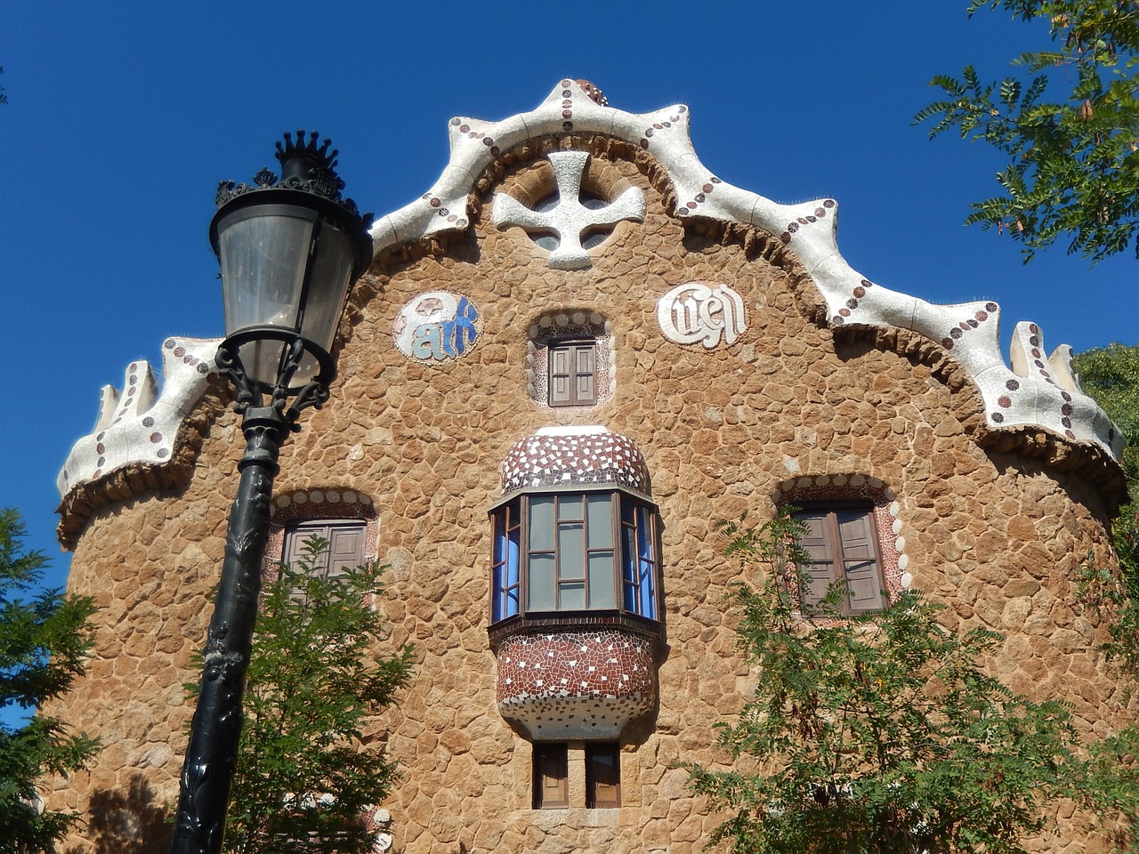 gaudí architecture barcelona free photo