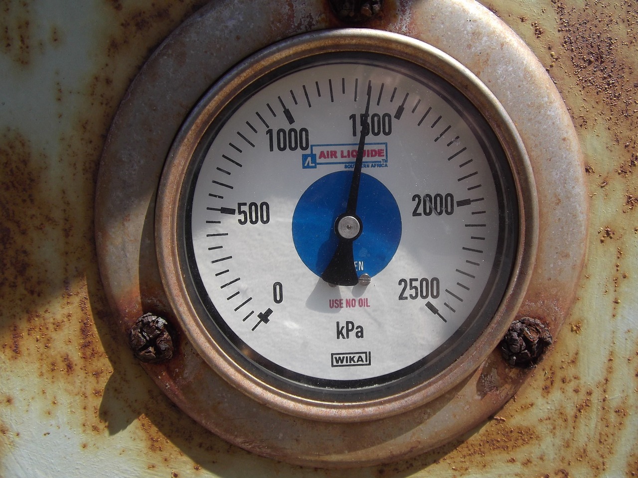 gauge  nitrogen  tanker free photo