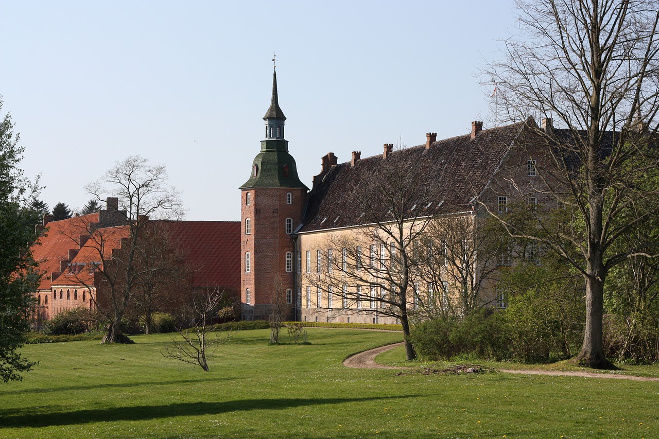 gavnø castle tulips sørøverland free photo