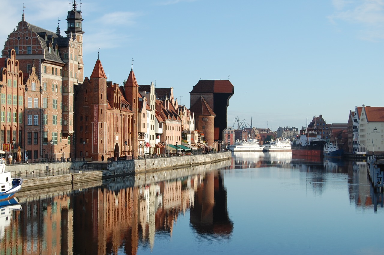 gdańsk  motlawa  old town free photo