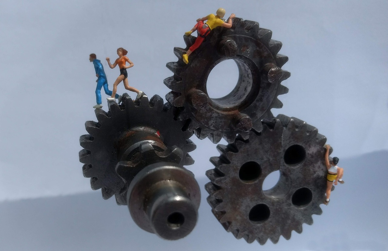 gear  athletes  miniature figures free photo