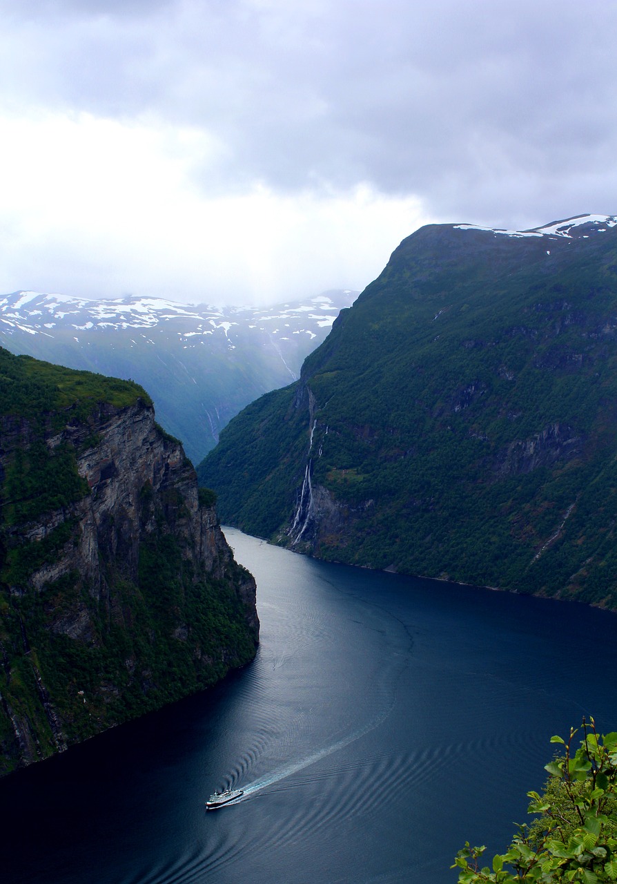 geiranger fjord panoramic the seven sisters free photo