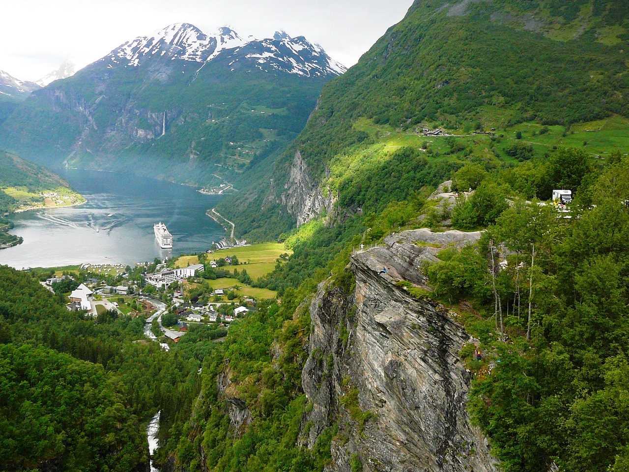 geirangerfjord geiranger landscape free photo