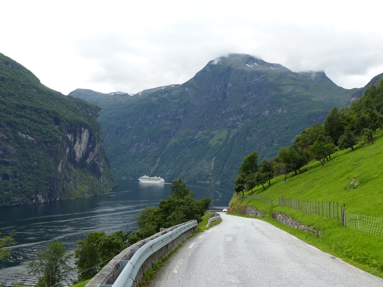 geirangerfjord is norway fjords free photo