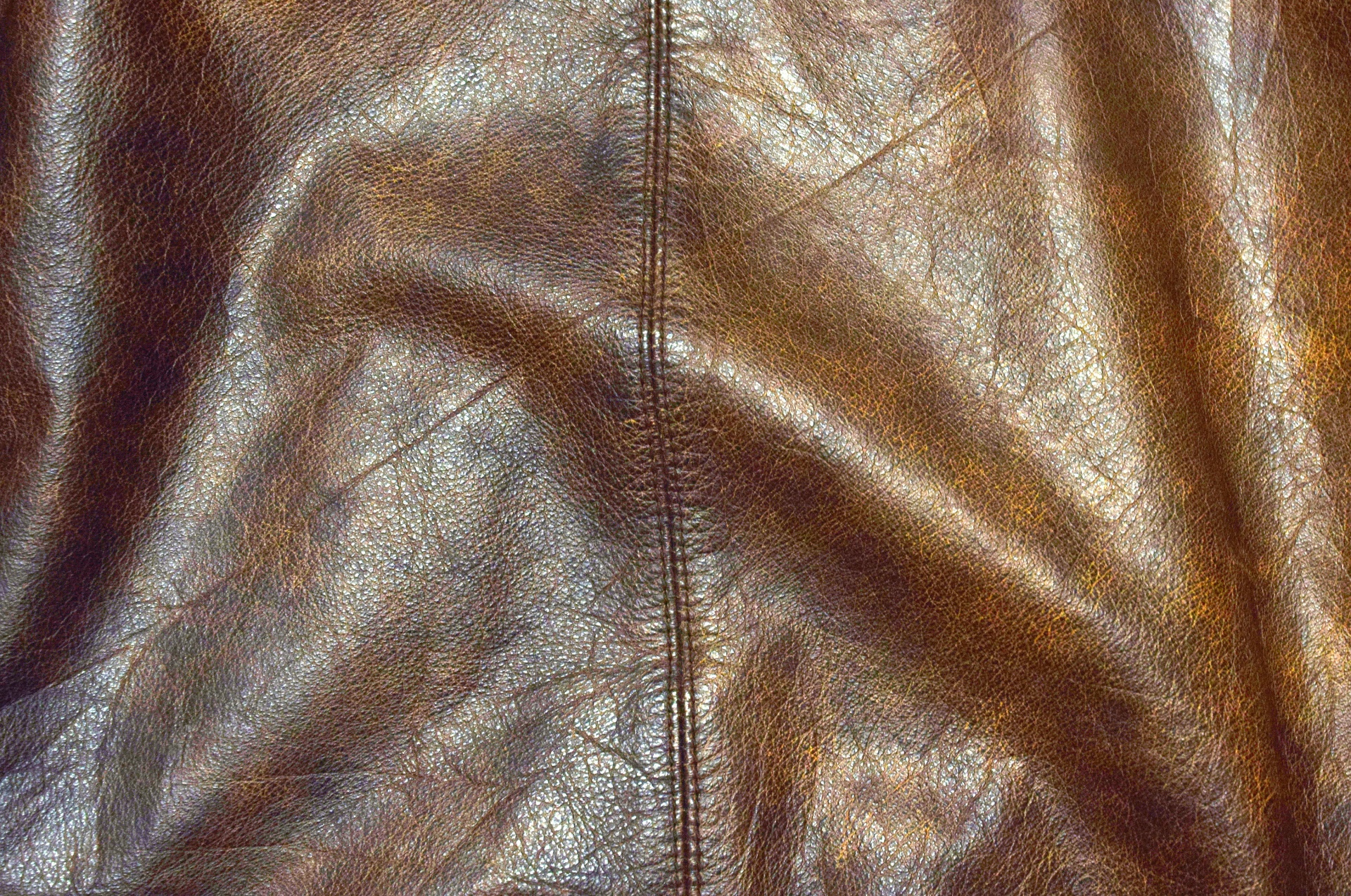 Как выглядит телячья кожа на куртке