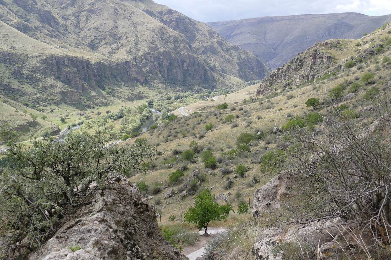 georgia  vardzia  cave city free photo