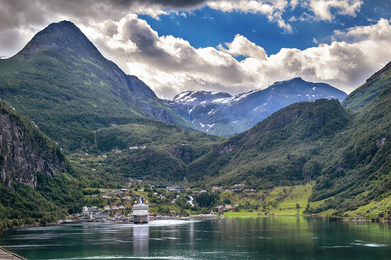 geringer  norway  landscape free photo