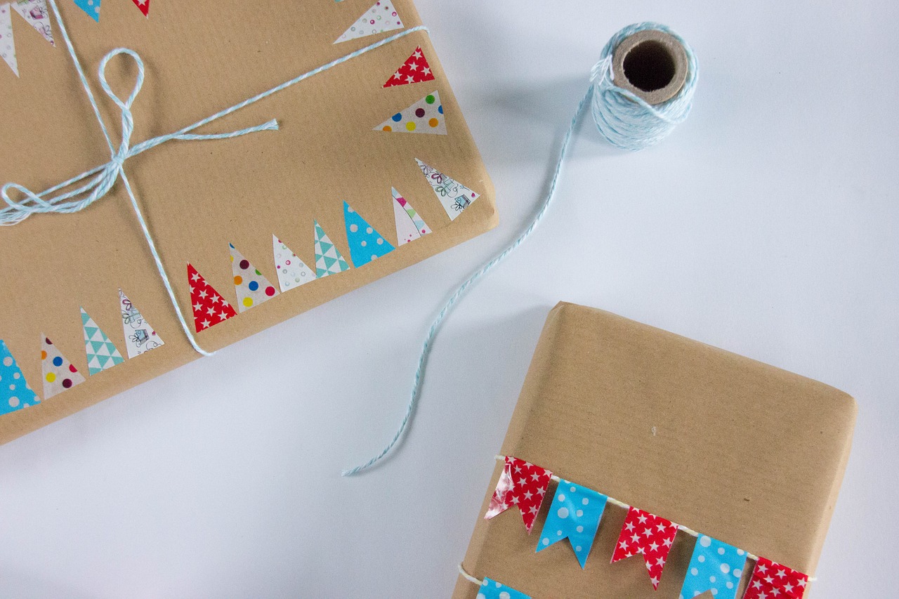 gift twine packaging free photo