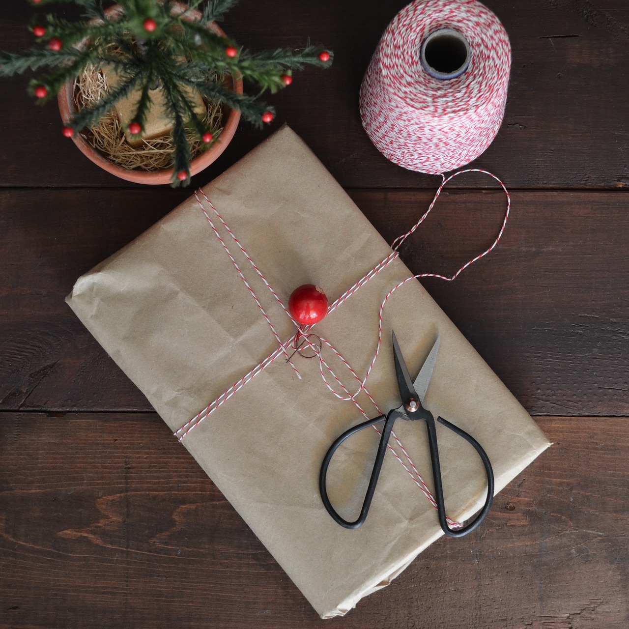 gift package wrapping free photo