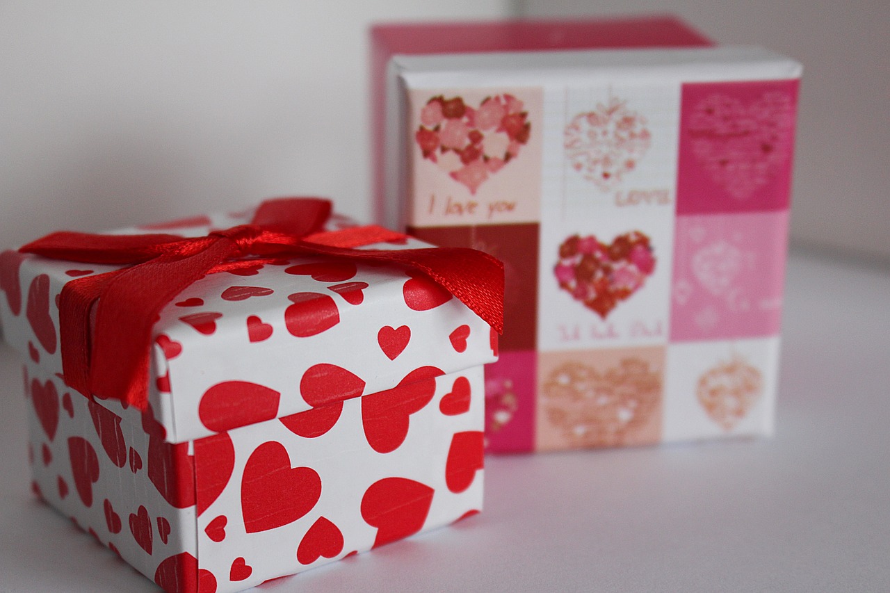 gift box gift valentine's gift free photo