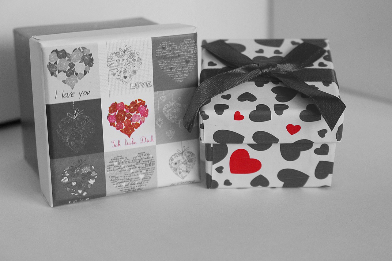 gift box gift valentine's day free photo