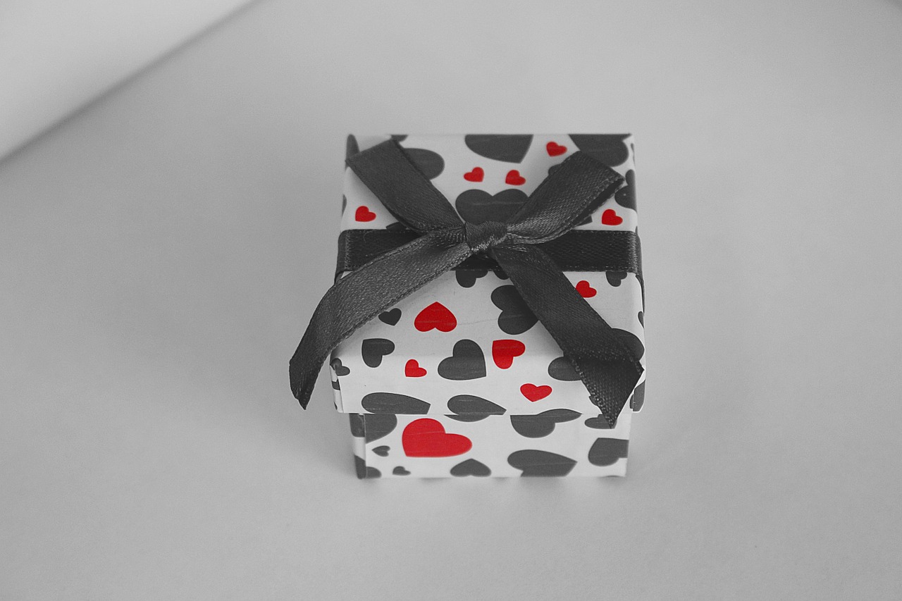 gift box valentine's day love free photo