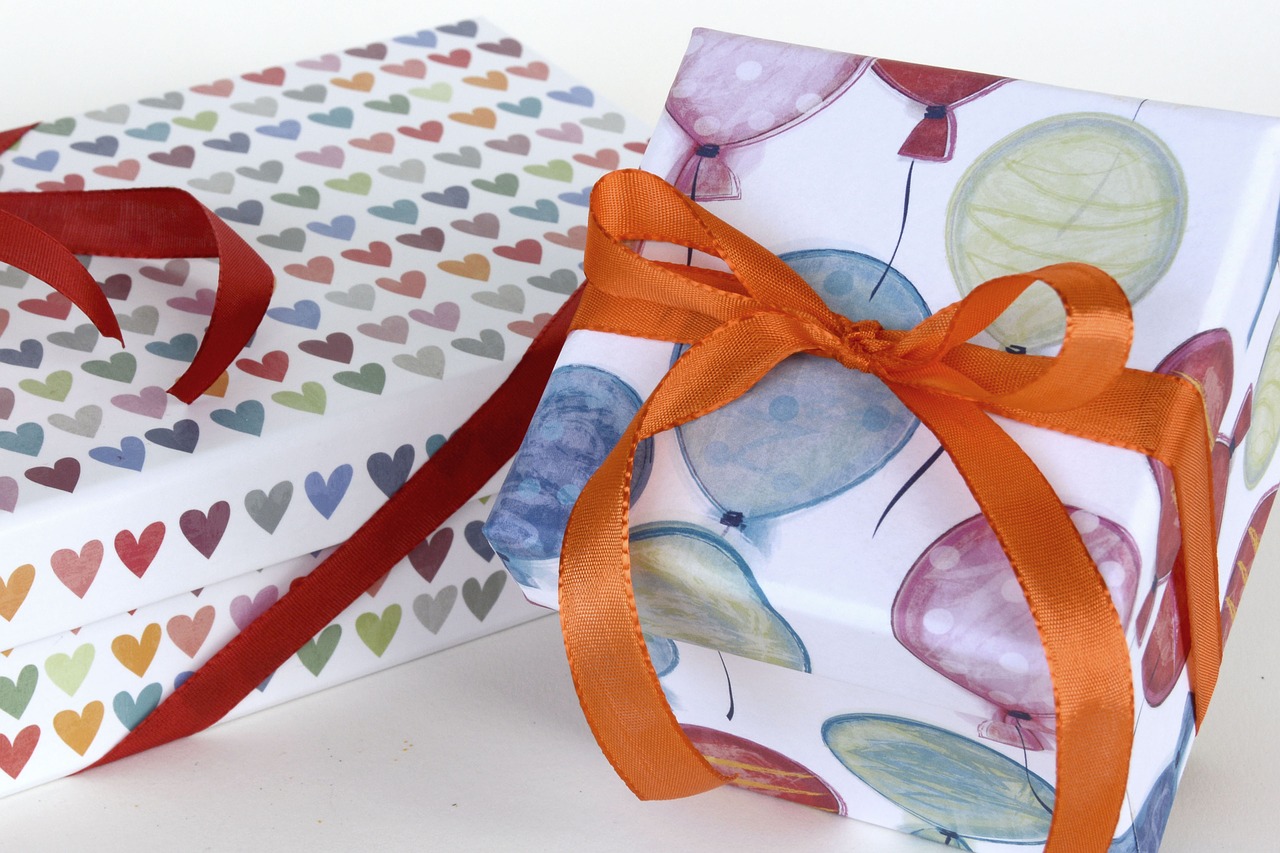 gifts loop satin ribbon free photo