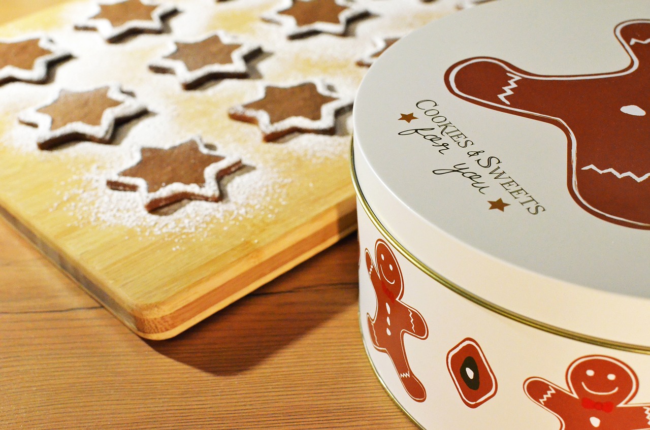 gingerbread cookies tins free photo