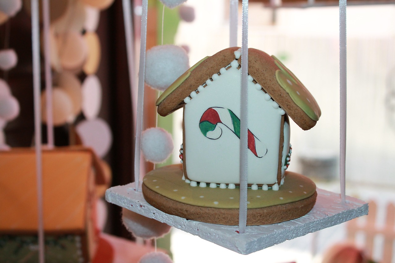 gingerbread  food  cottage free photo