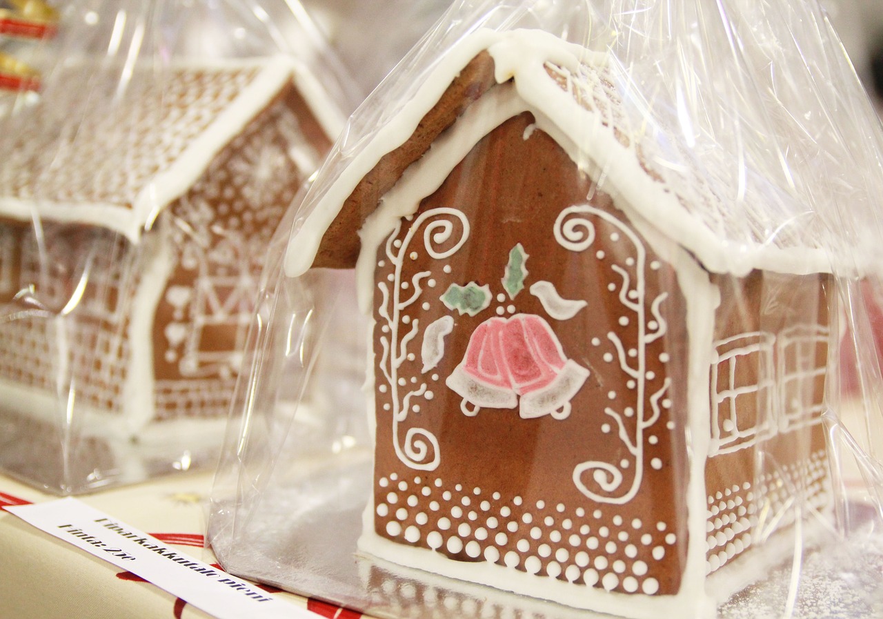 gingerbread house christmas gift free photo