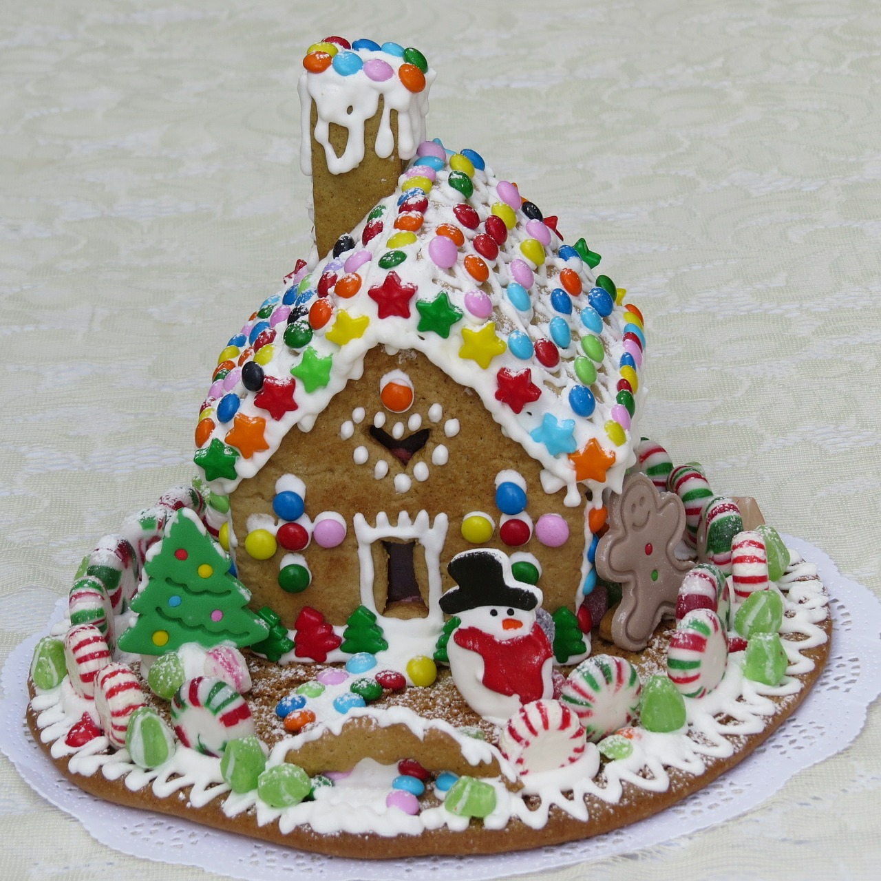 gingerbread house pastry decoration free photo