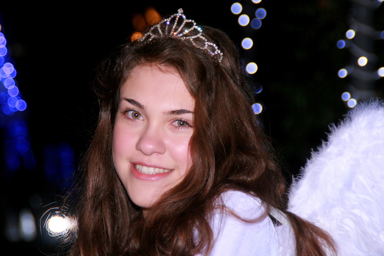 girl princess lights free photo