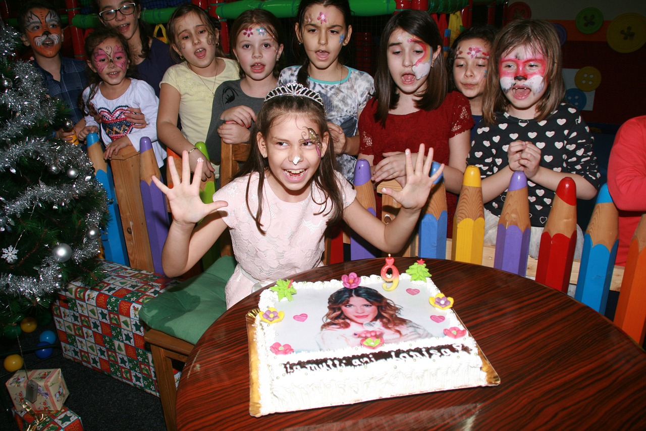 girl birthday party cake free photo