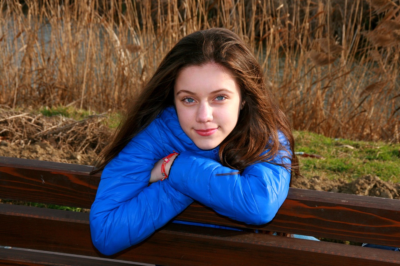 girl blue eyes blue free photo