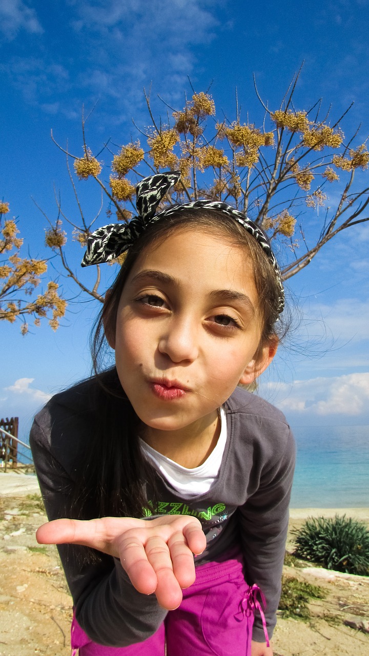 air kiss girl happy free photo