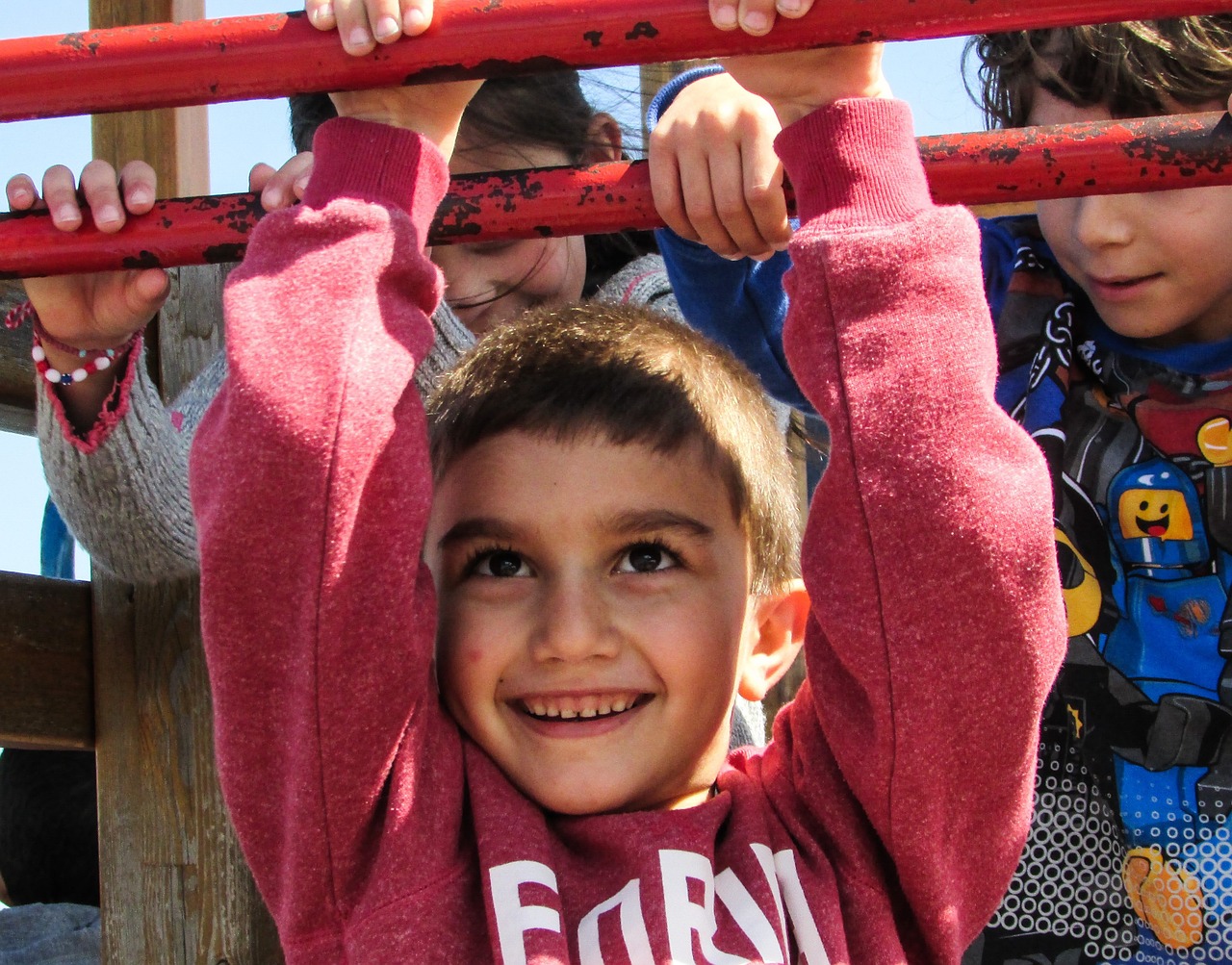 boy kid playing free photo