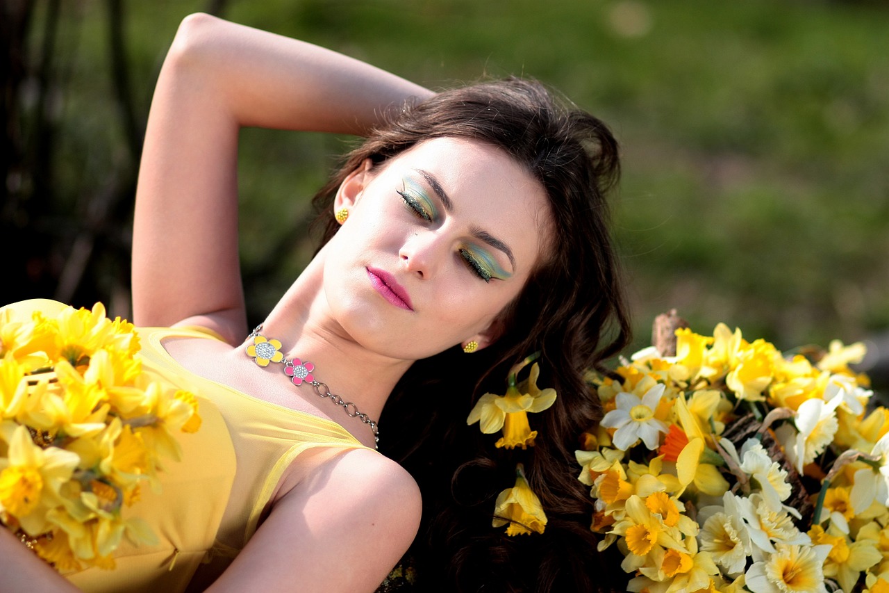 girl daffodil yellow free photo