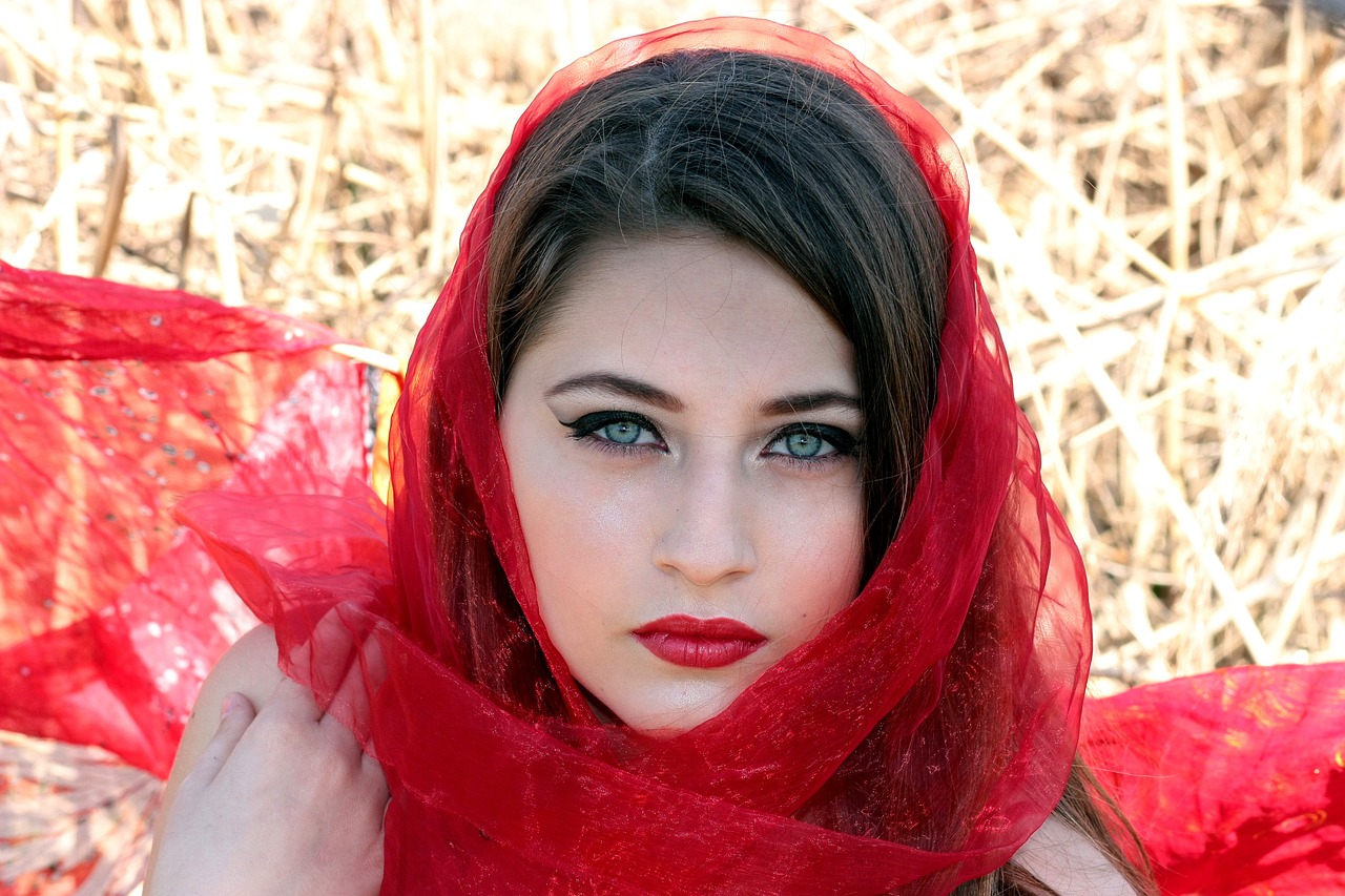 girl red green eyes free photo