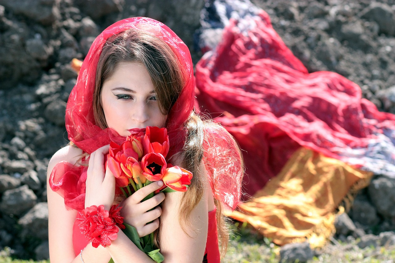 Girl,about,red,blue eyes,tulips - free image from needpix.com