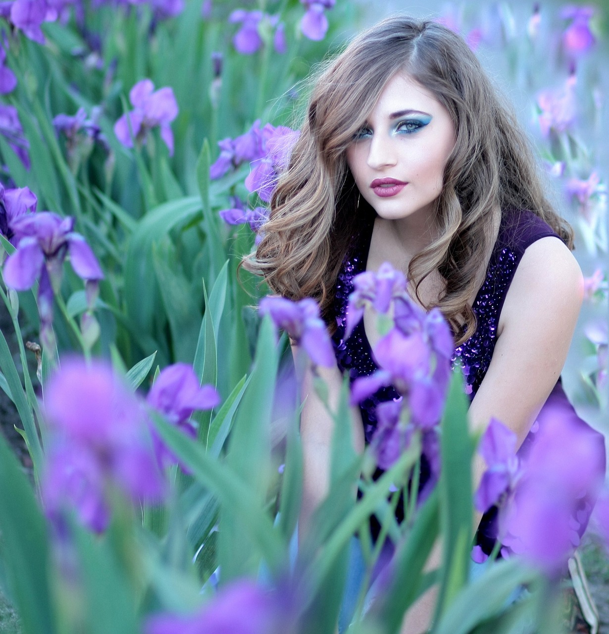 girl mov flowers free photo