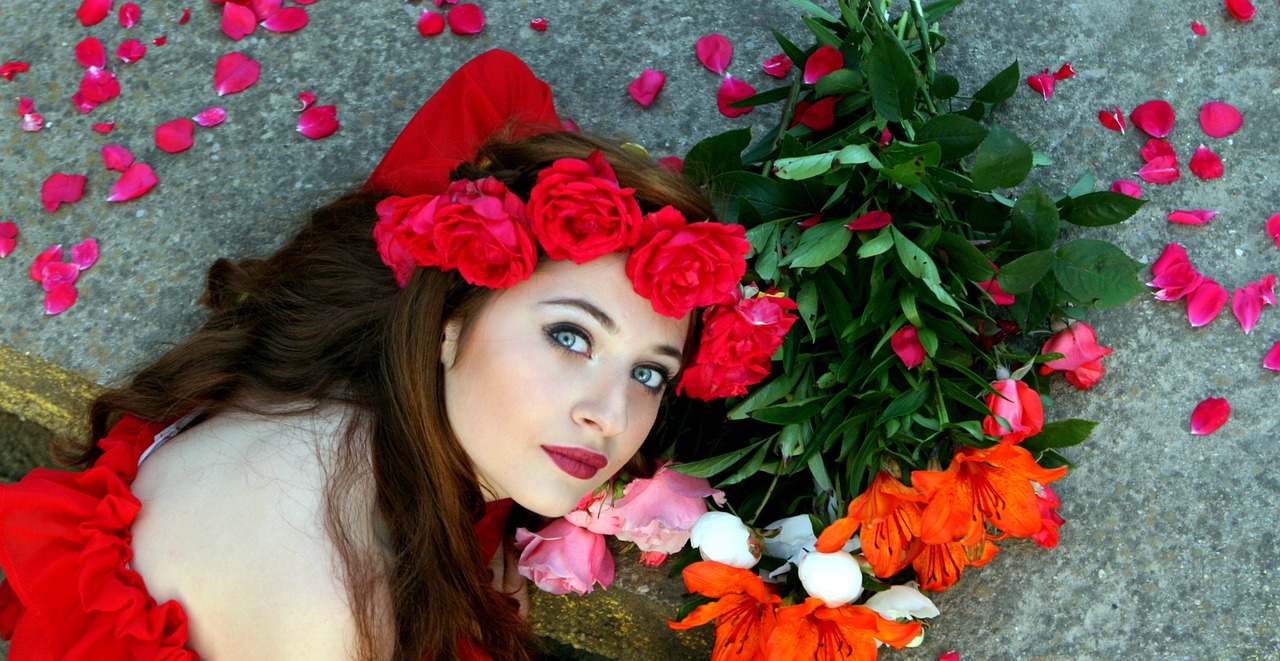 girl flowers wreath free photo