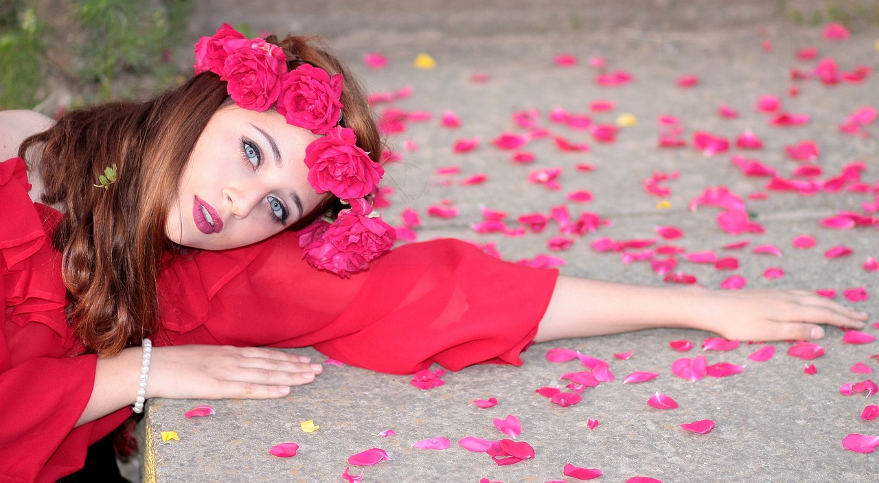 girl flowers wreath free photo