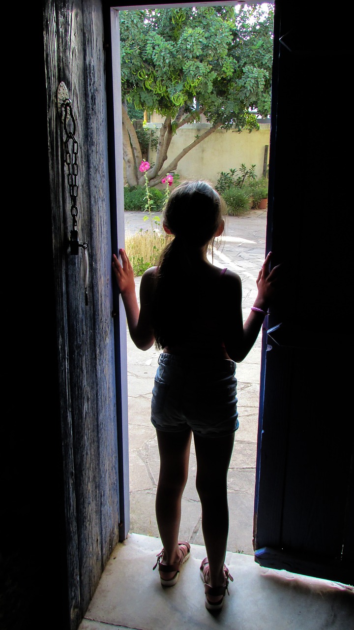 girl door shadow free photo