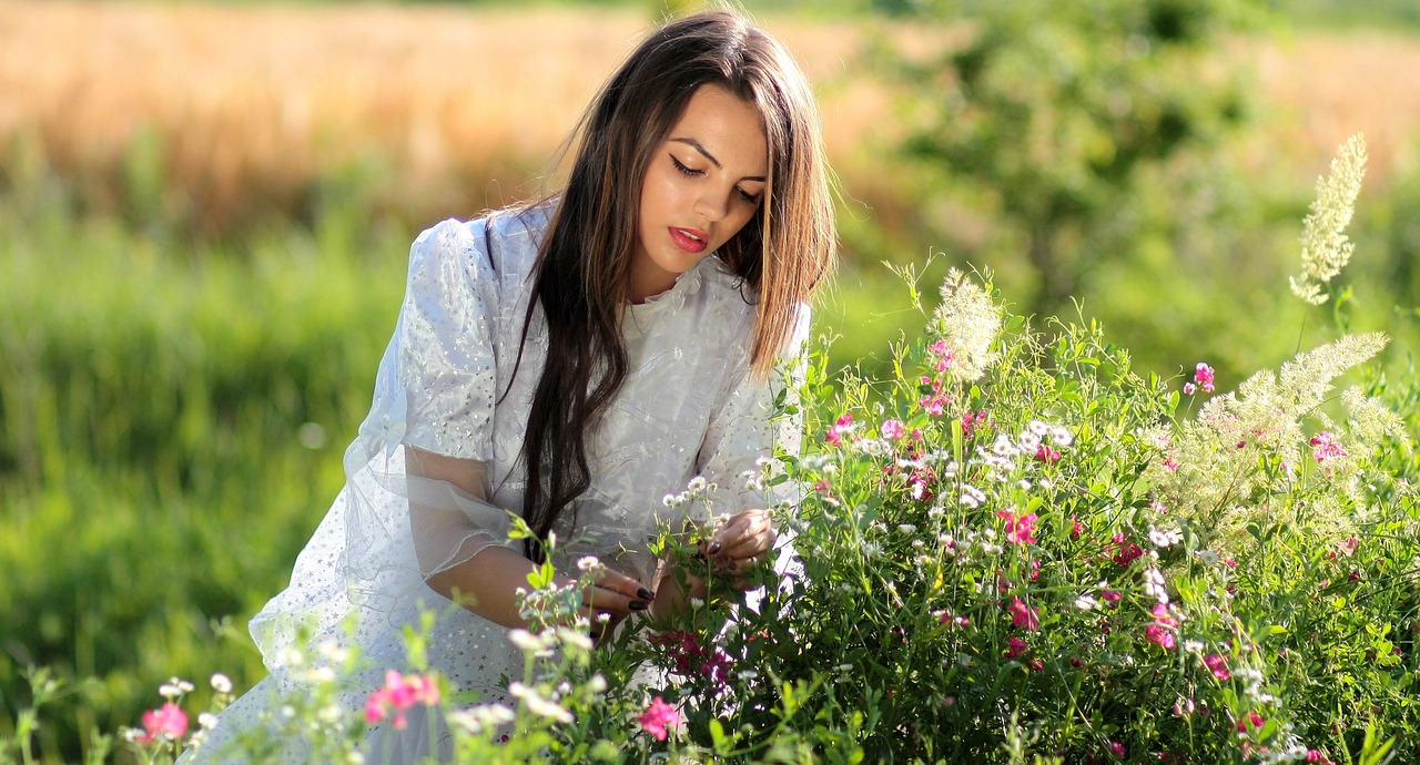 girl flowers reap free photo