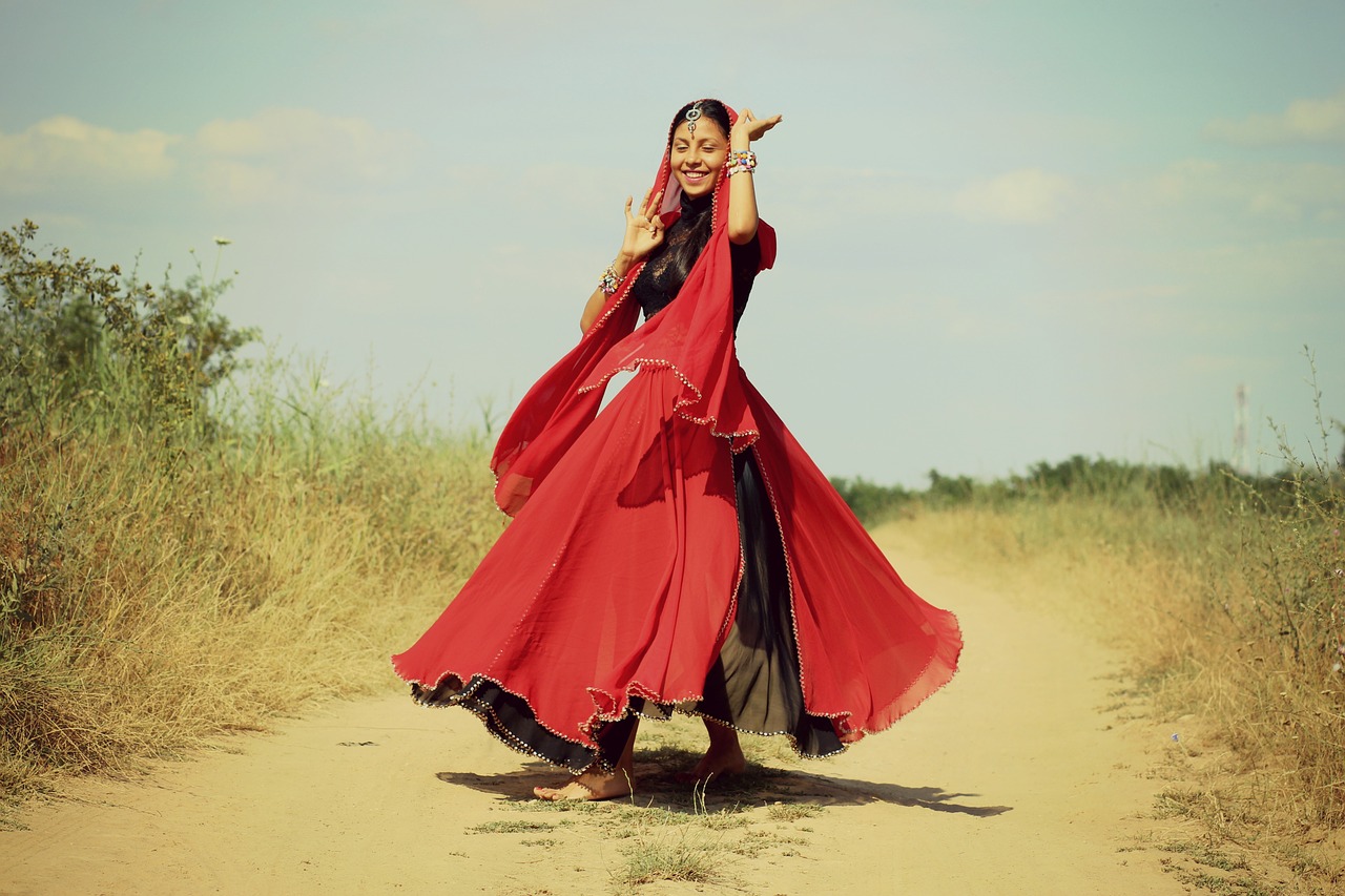 girl indian dance free photo