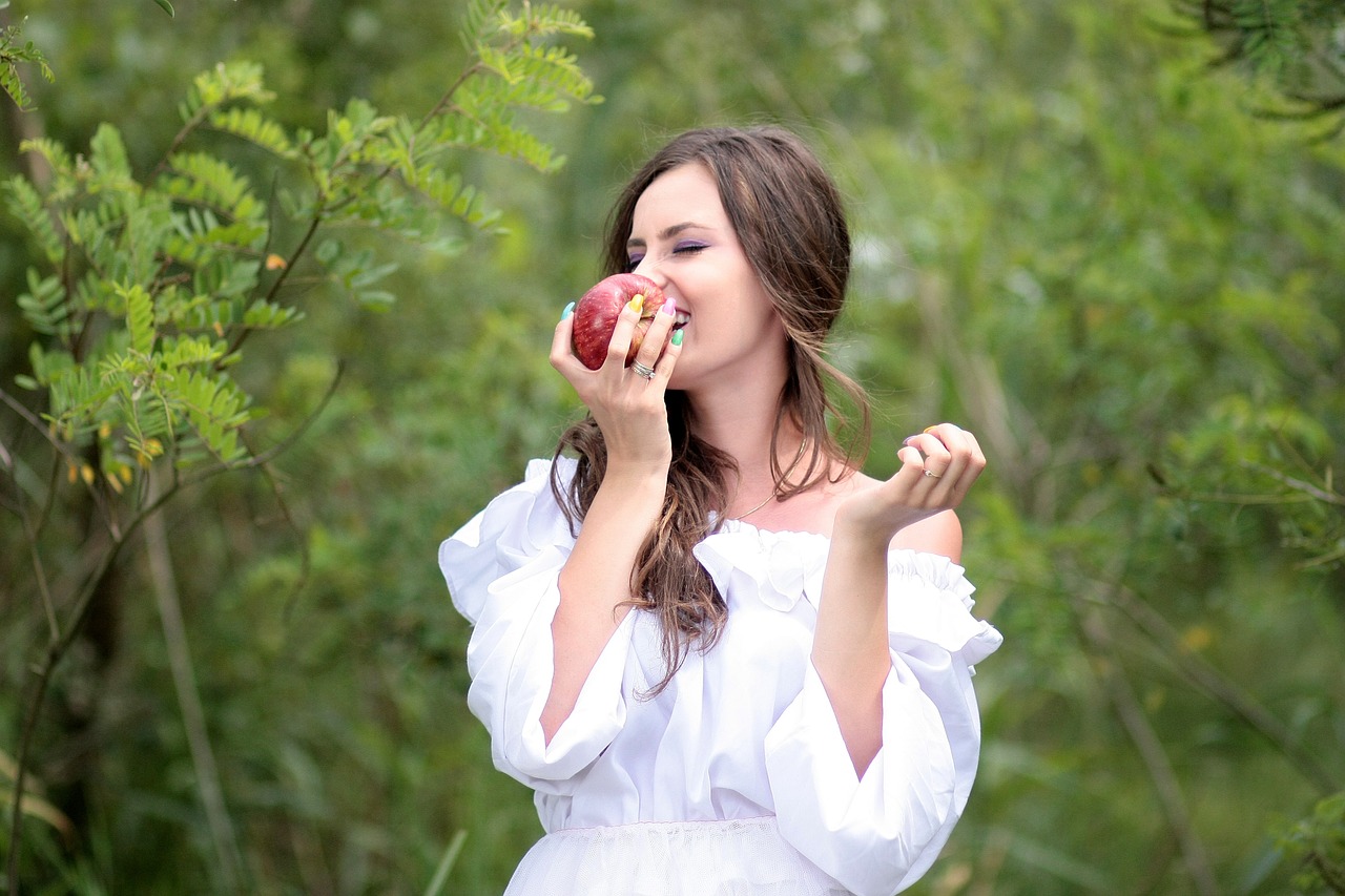 girl march snow white free photo