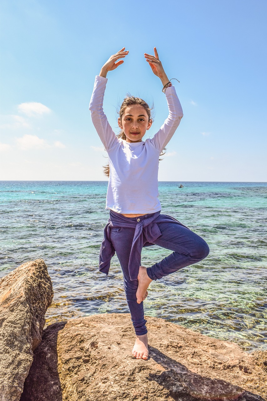 girl sea horizon free photo