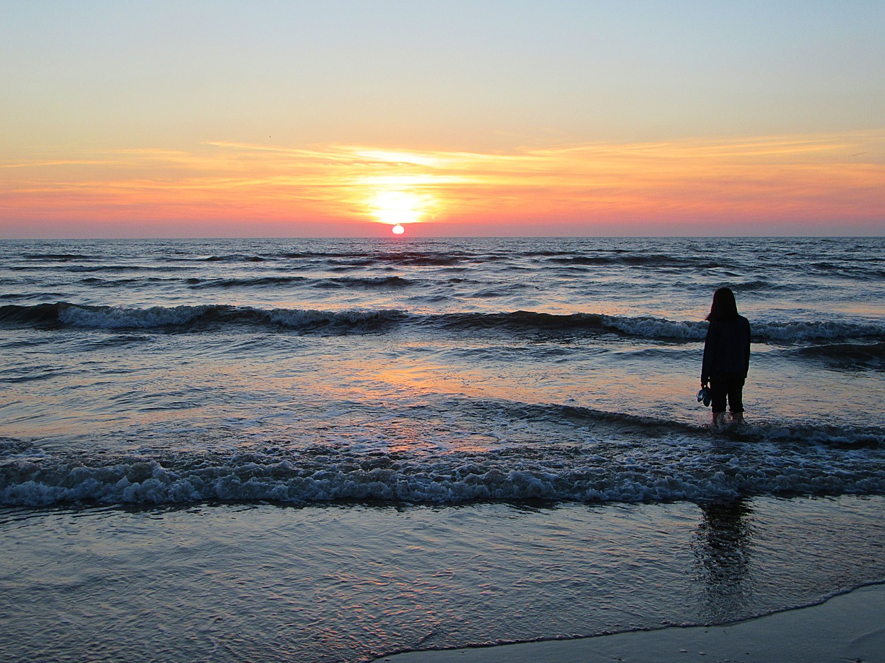 girl silhouette setting sun free photo