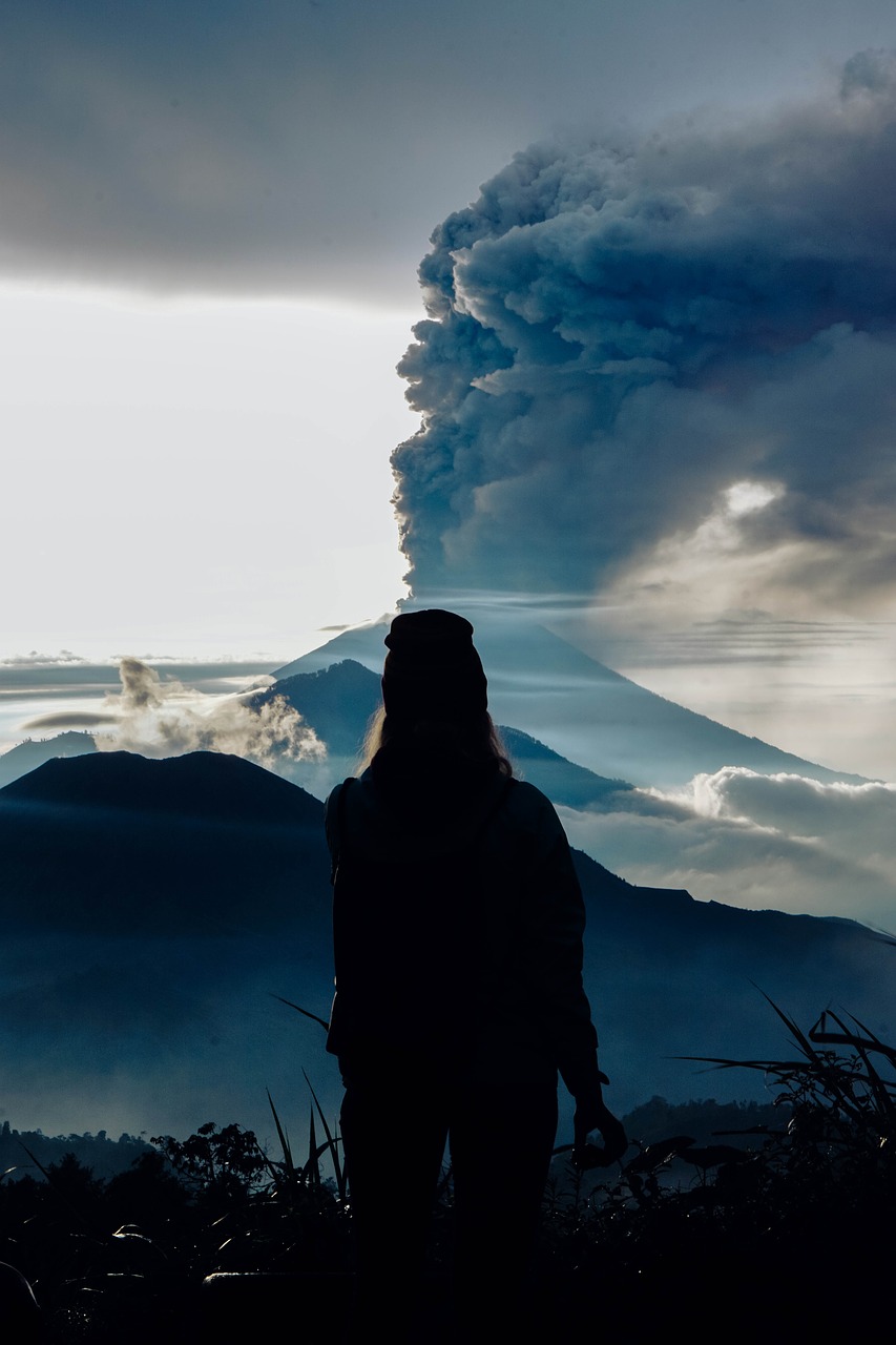 girl mount agung free photo