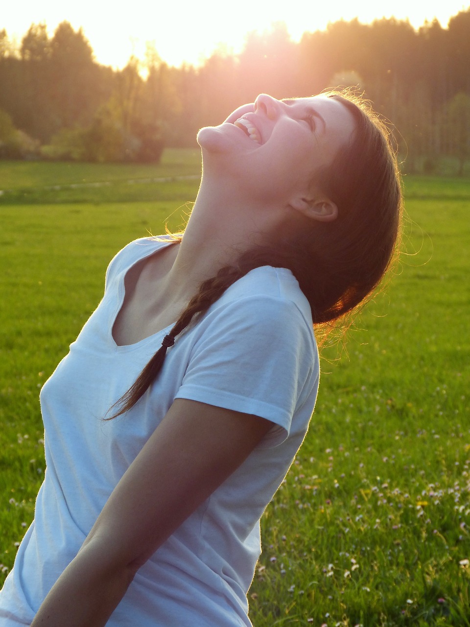 Girl, woman, meadow, sunset, laugh - free image from needpix.com