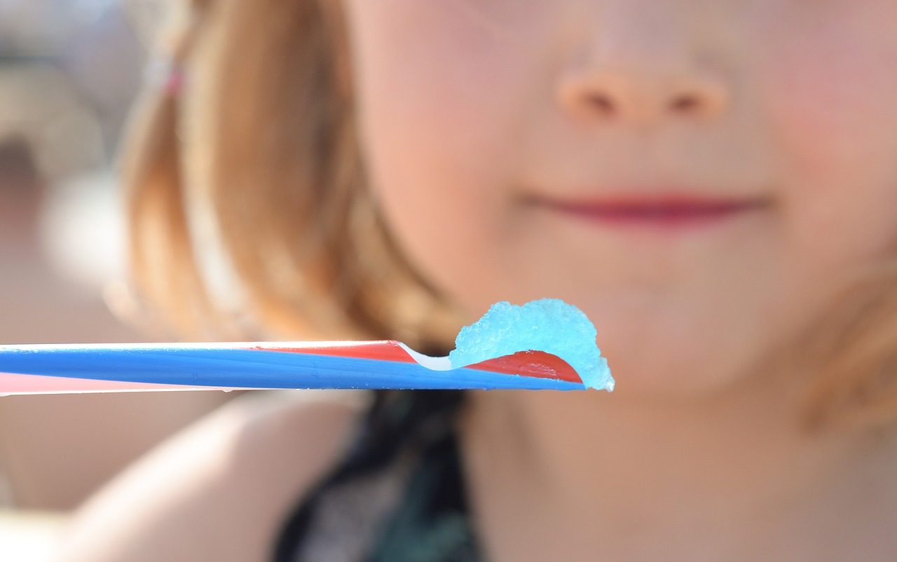 girl  eating  ice free photo