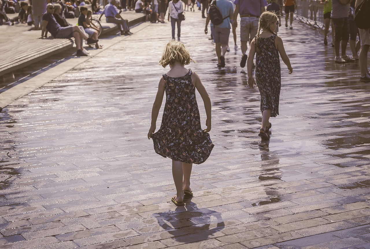 girl  walking  summer free photo